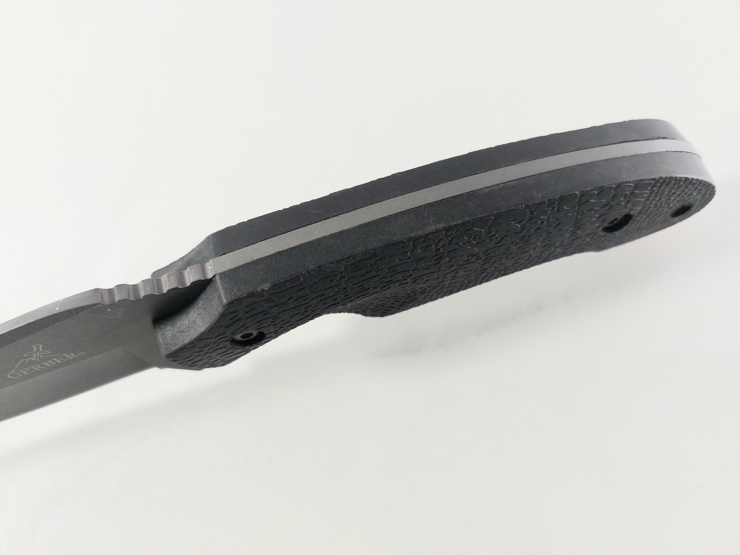 Ловен нож фултанг Gerber с гумирана дръжка | Онлайн магазин за ножове .