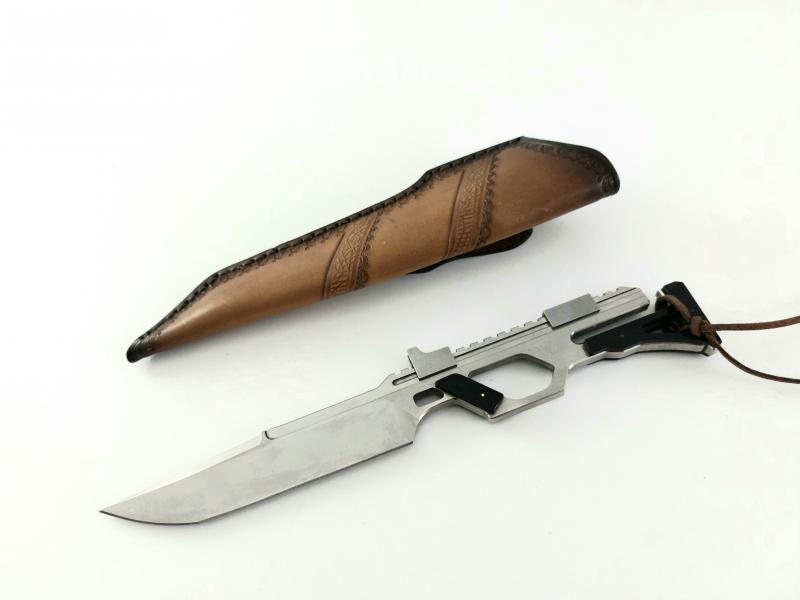 Ловен нож с кожена кания D2 стомана форма на автомат