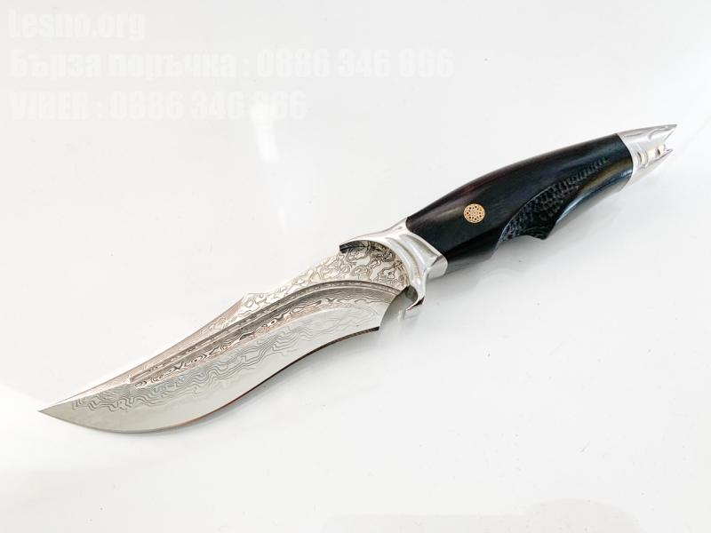 Ловен нож ръчно направен от дамаска японска стомана,с гардове форма на акула