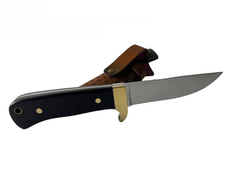 Hunting нож с кожена кания: Необходимост за всеки любител на ножовете
