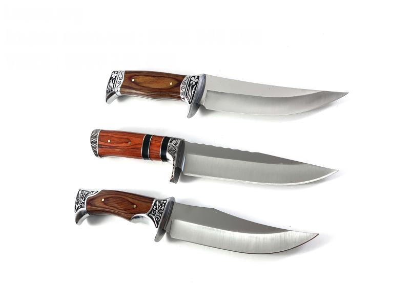 Комплект от три броя ловни ножове с калъфи Bowie knive