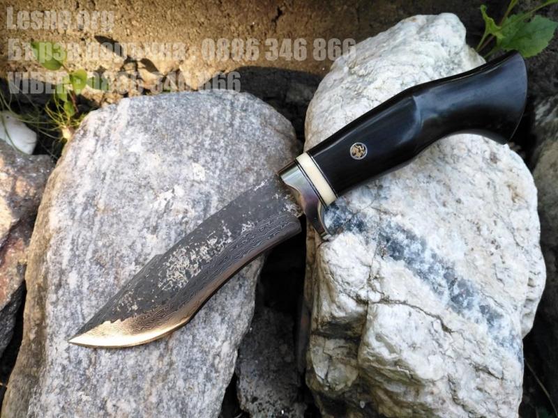 Ръчно направен ловен нож от дамаска стомана с VG 10 сърцевина кожена кания
