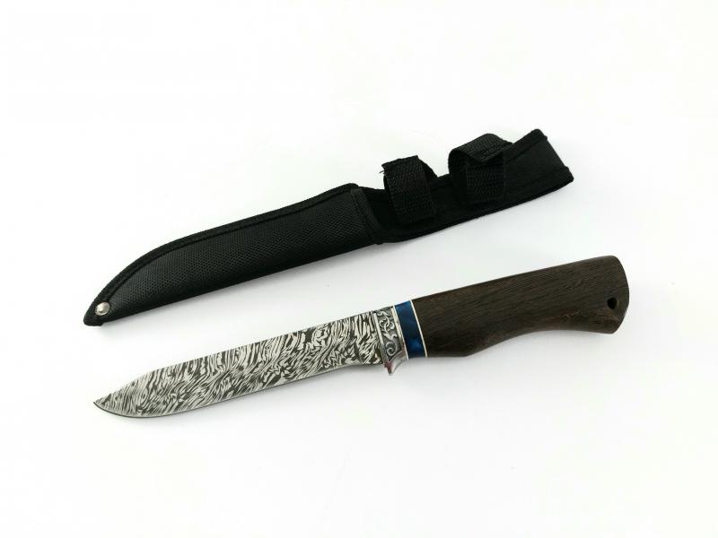 Ловен нож дървена дръжка и син кориан  - шарка имитираща дамаската стомана