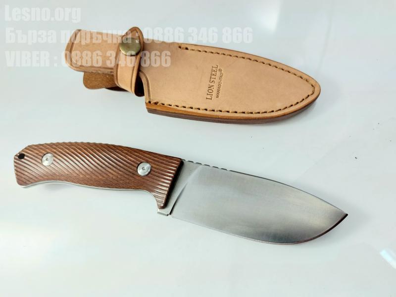 Ловен нож фултанг с дървени чирени с  кания от естествена кожа