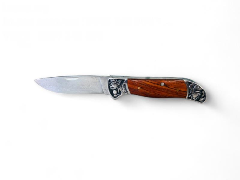 Джобен сгъваем нож от Дамаска стомана с дървена дръжка