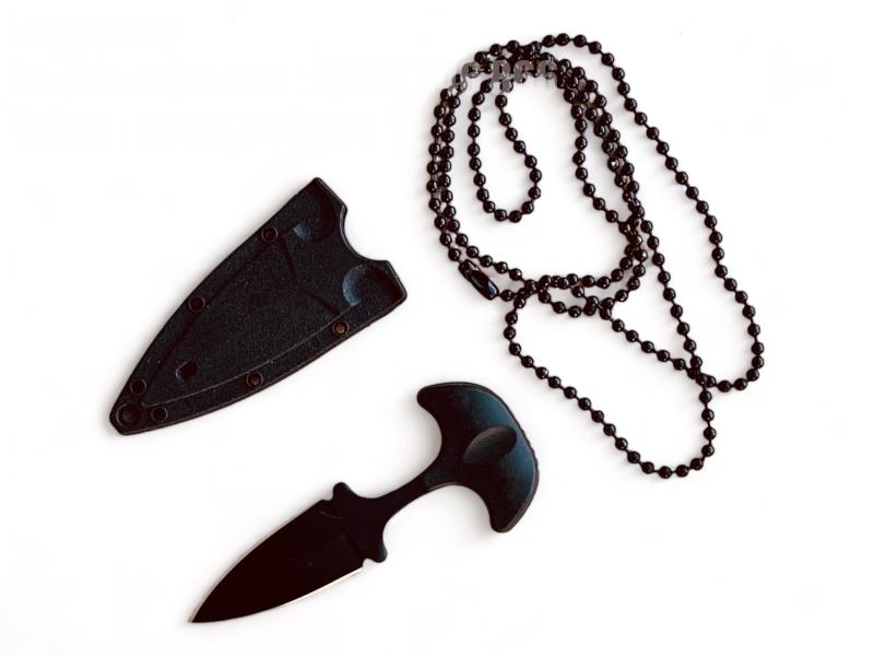 Урбан Кама Медальон нож за носене около врата с матово черно покритие