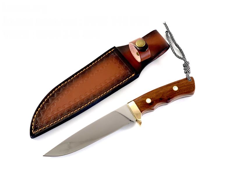 Ловен нож ръчно направен с месингов гард и масивна закалена стомана фултанг