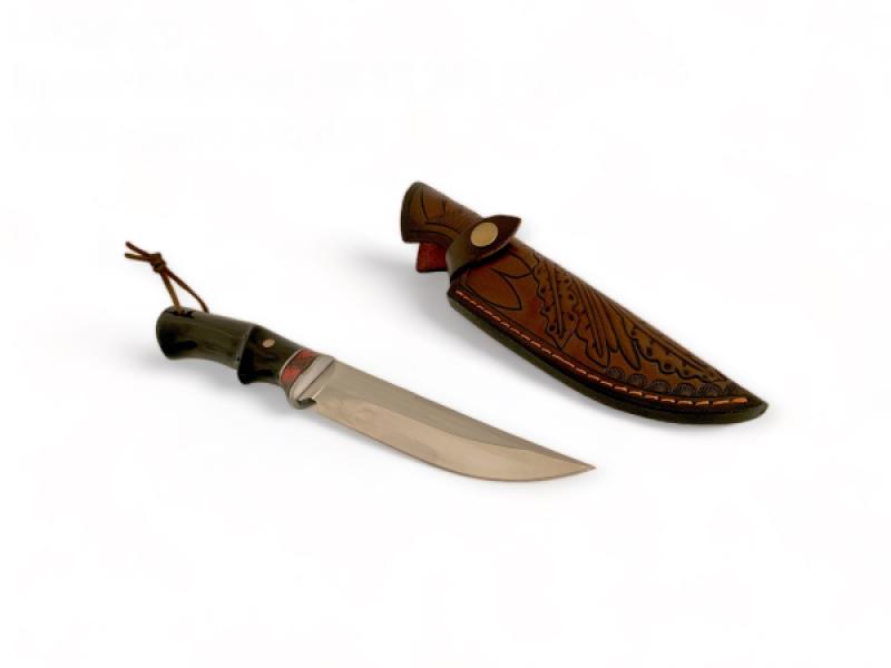 Традиционен Ловен Нож с Кожен Калъф - Перфектен Съюз между Практичност и Стил