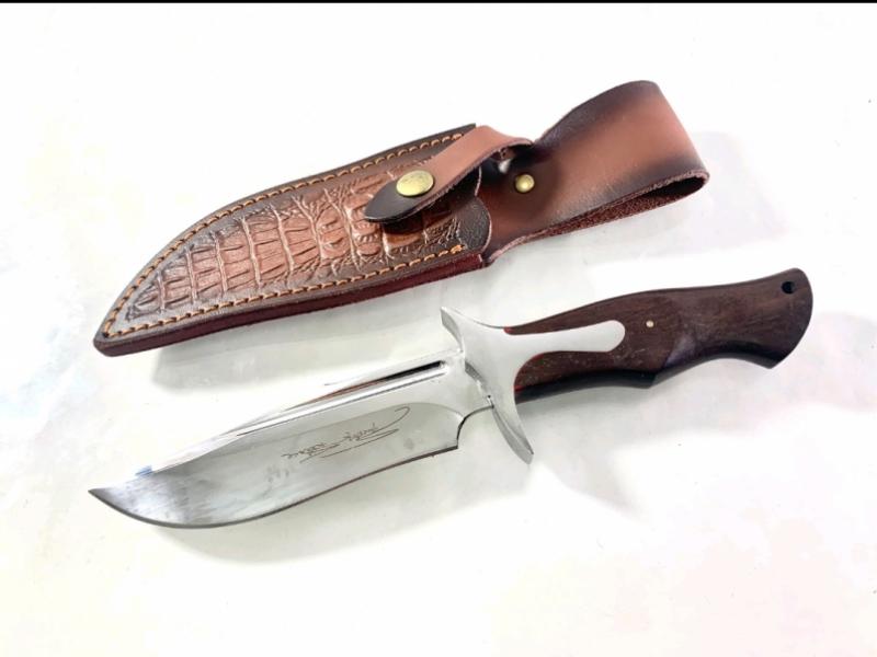 VipEver Ловен нож  модел Bowie Knife стомана D2 и кожена ръчно направена кания