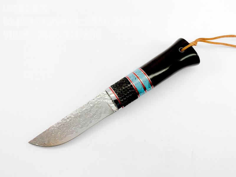 Ловен нож ръчно направен от дамаска японска стомана и сандалово дърво