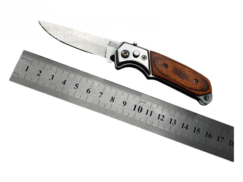 Сгъваем нож с класическа дървена дръжка и мултифункционално острие