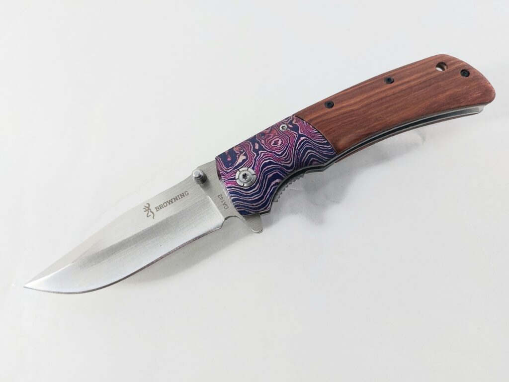 WildSteel DA142 – Сгъваем автоматичен масивен нож с дървени чирени ифлорални метални елементи  |  Lesno.org