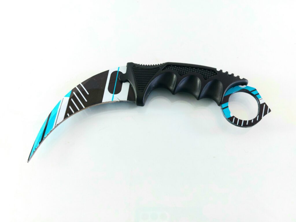 CS GO – karambit Abstractio SKIN карамбит остър като бръснач  |  Lesno.org