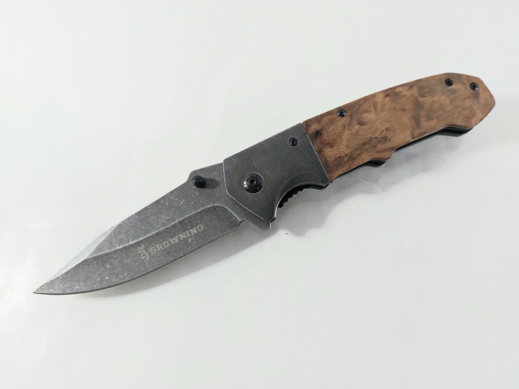 Сгъваем автоматичен нож WildSteel с орехови чирени и иноксово покритие  |  Lesno.org