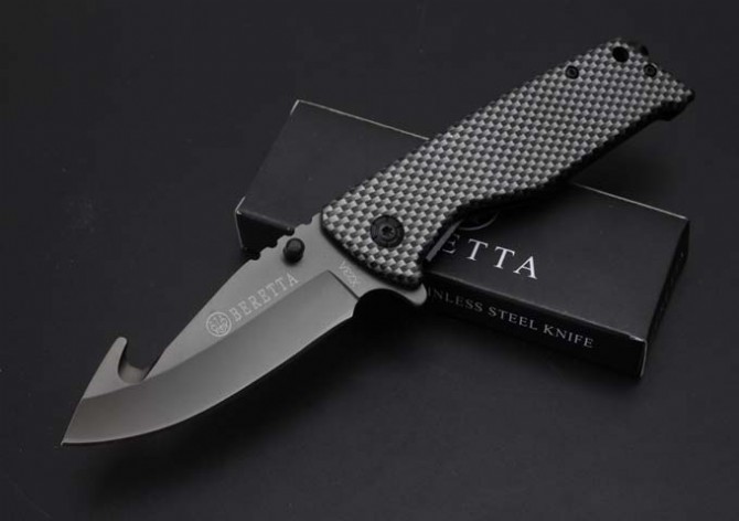 Сгъваем полуавтоматичен нож Beretta със шип за чупене на стъкло  |  Lesno.org